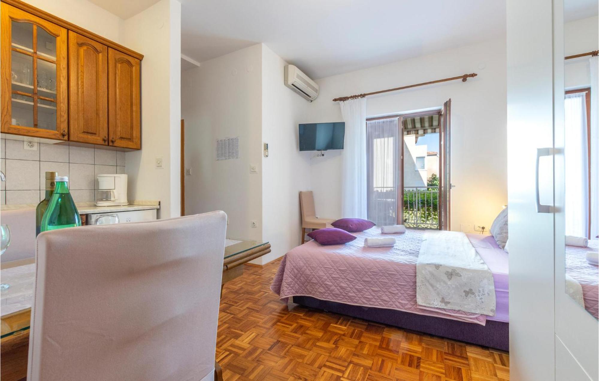 Lovely Apartment In Stobrec With Wifi Σπλιτ Εξωτερικό φωτογραφία