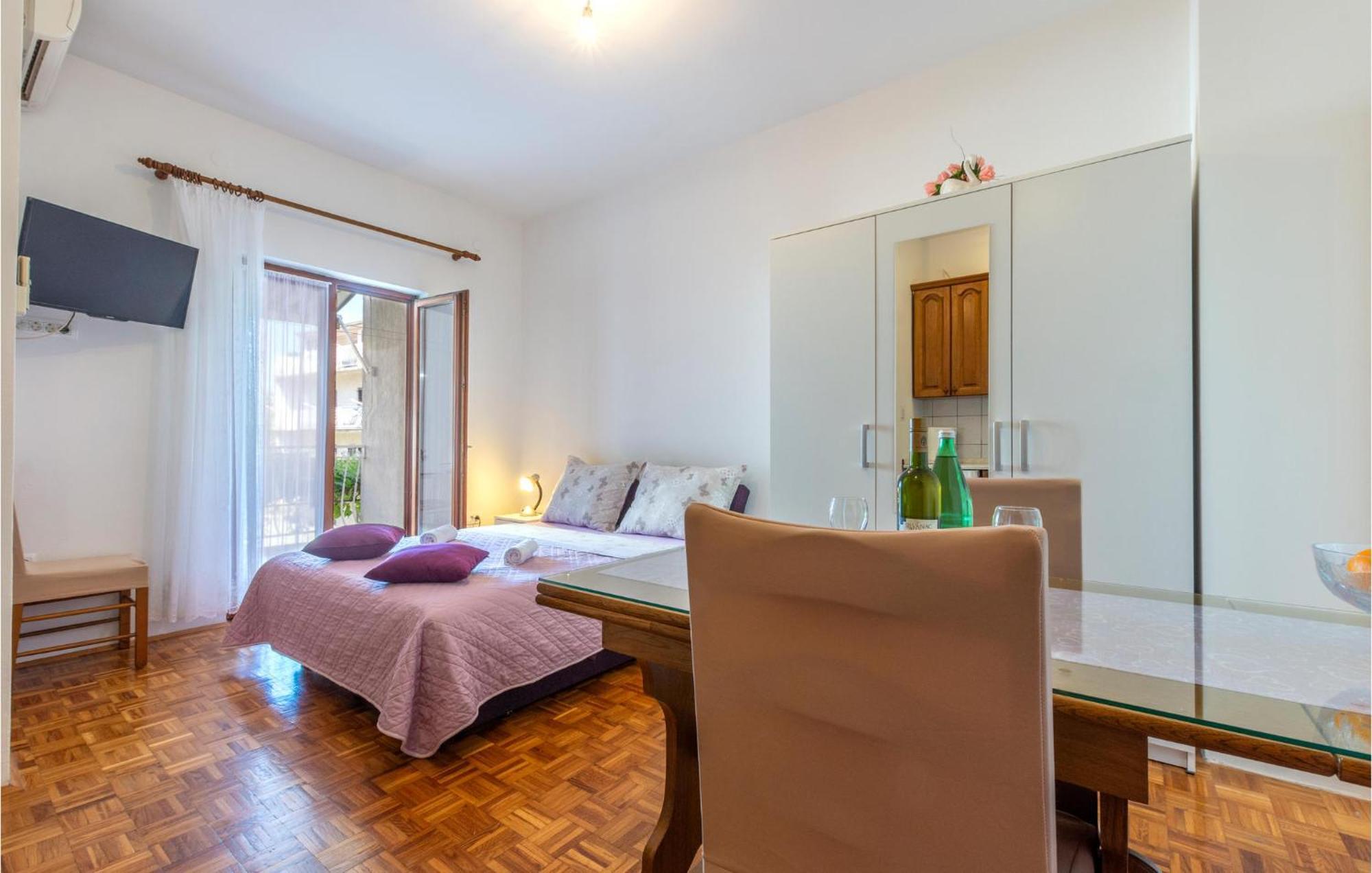 Lovely Apartment In Stobrec With Wifi Σπλιτ Εξωτερικό φωτογραφία